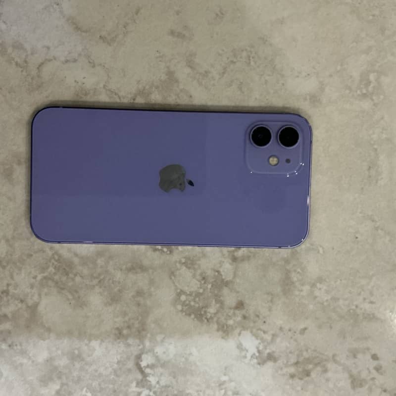 Apple iPhone 12 4