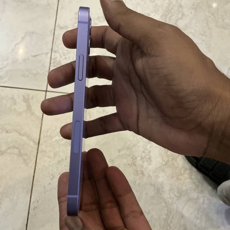 Apple iPhone 12 6