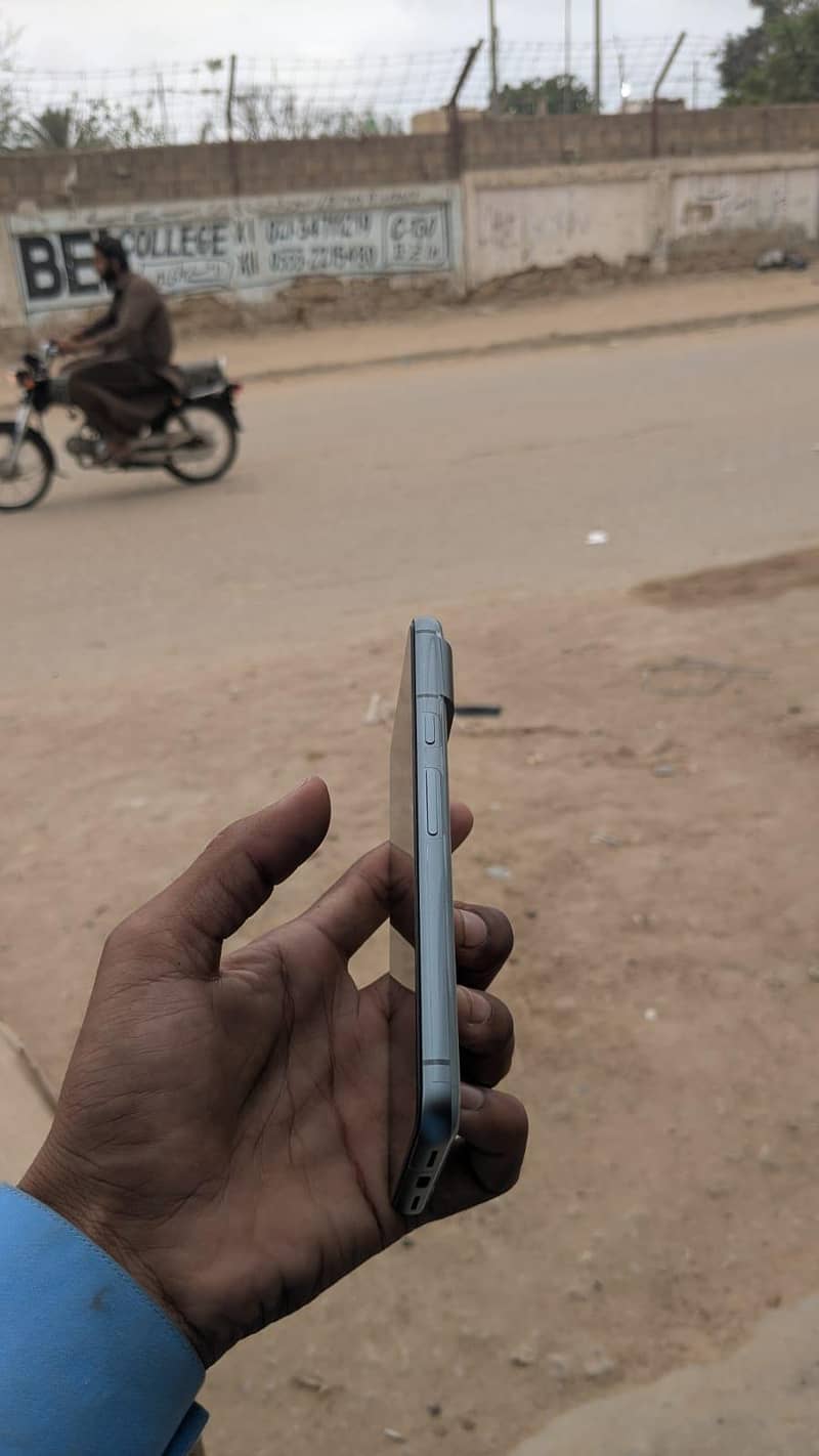 Google Pixel 8 2