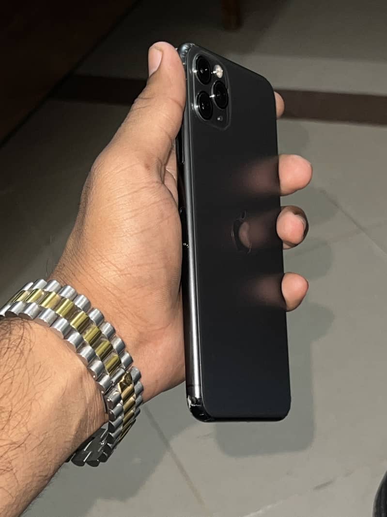 Apple iPhone 11 Pro Max 3