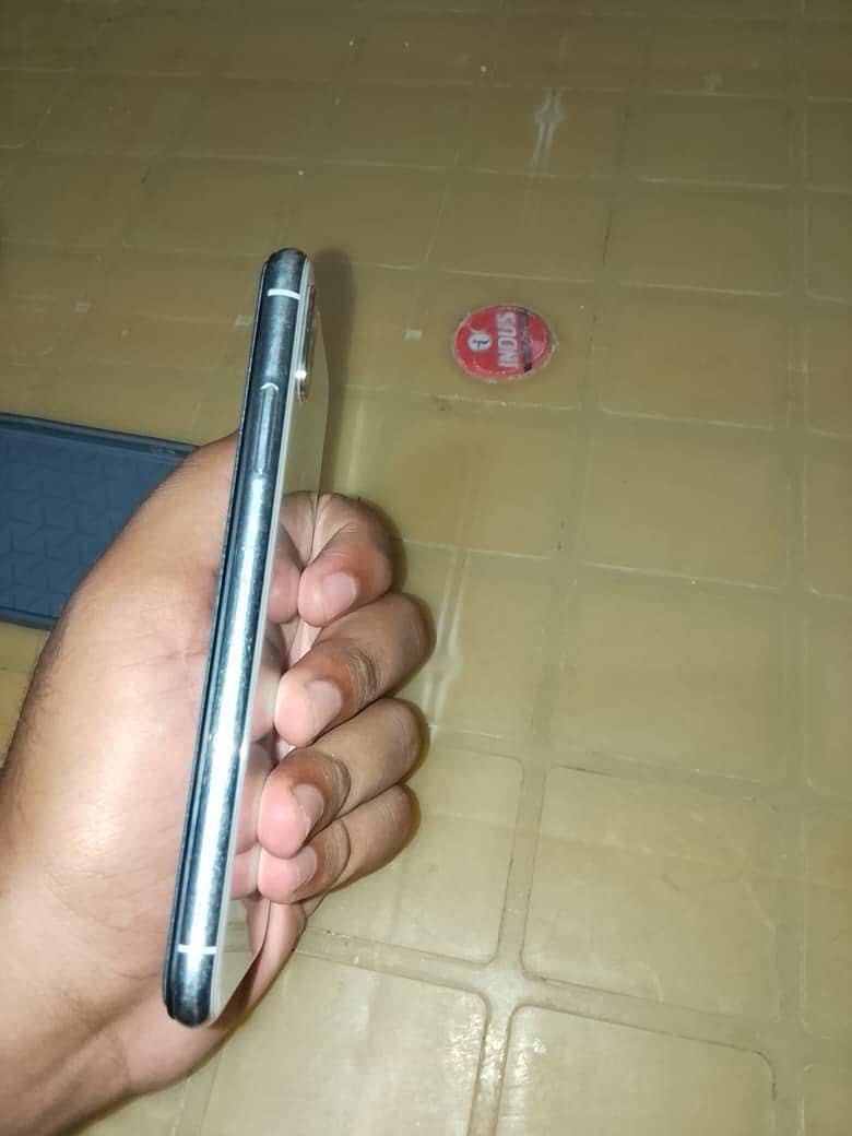 Apple iPhone X 1