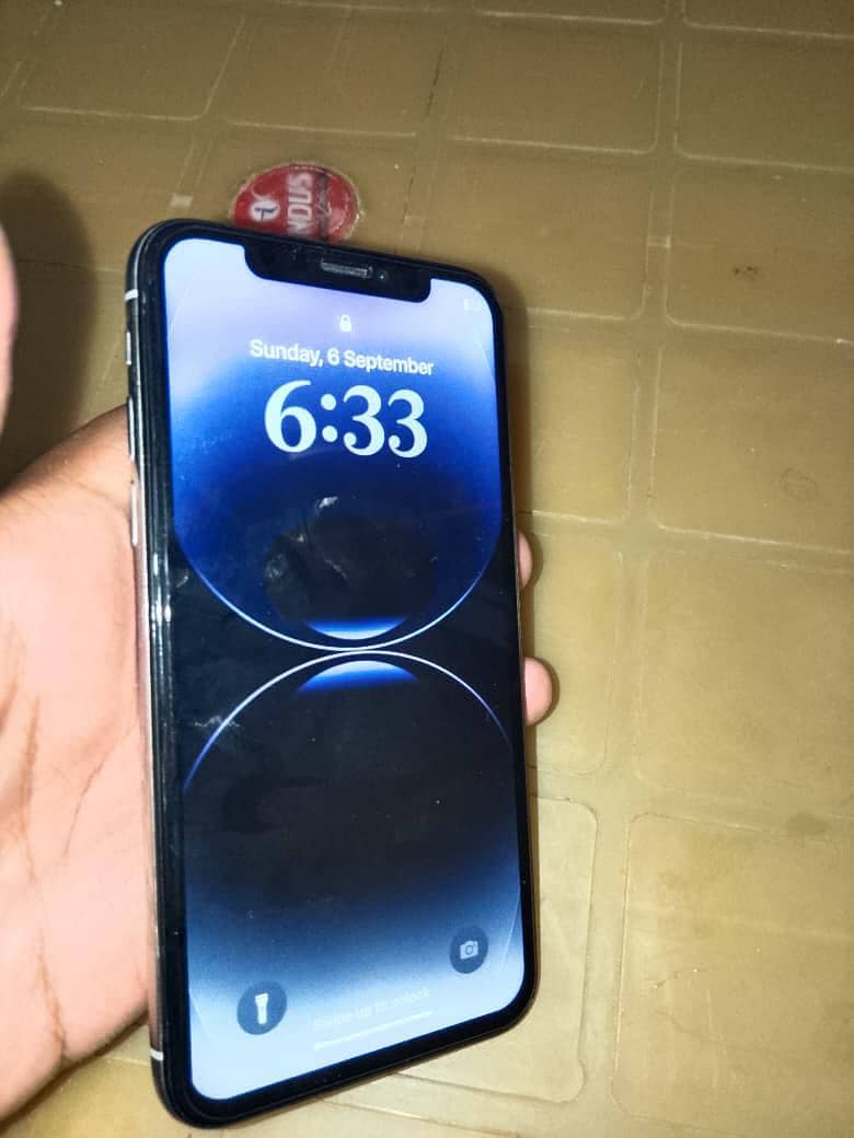 Apple iPhone X 3