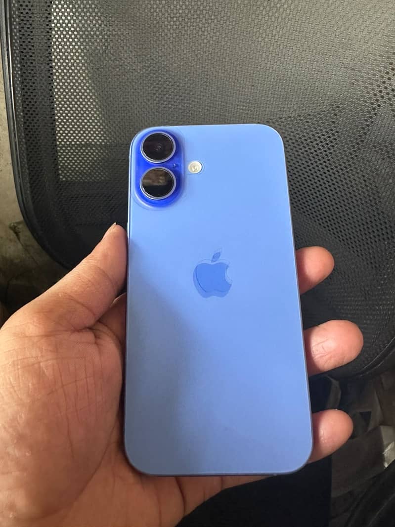 Apple iPhone 16 0