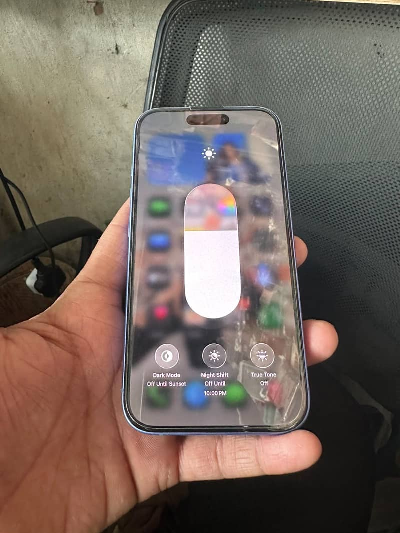 Apple iPhone 16 2