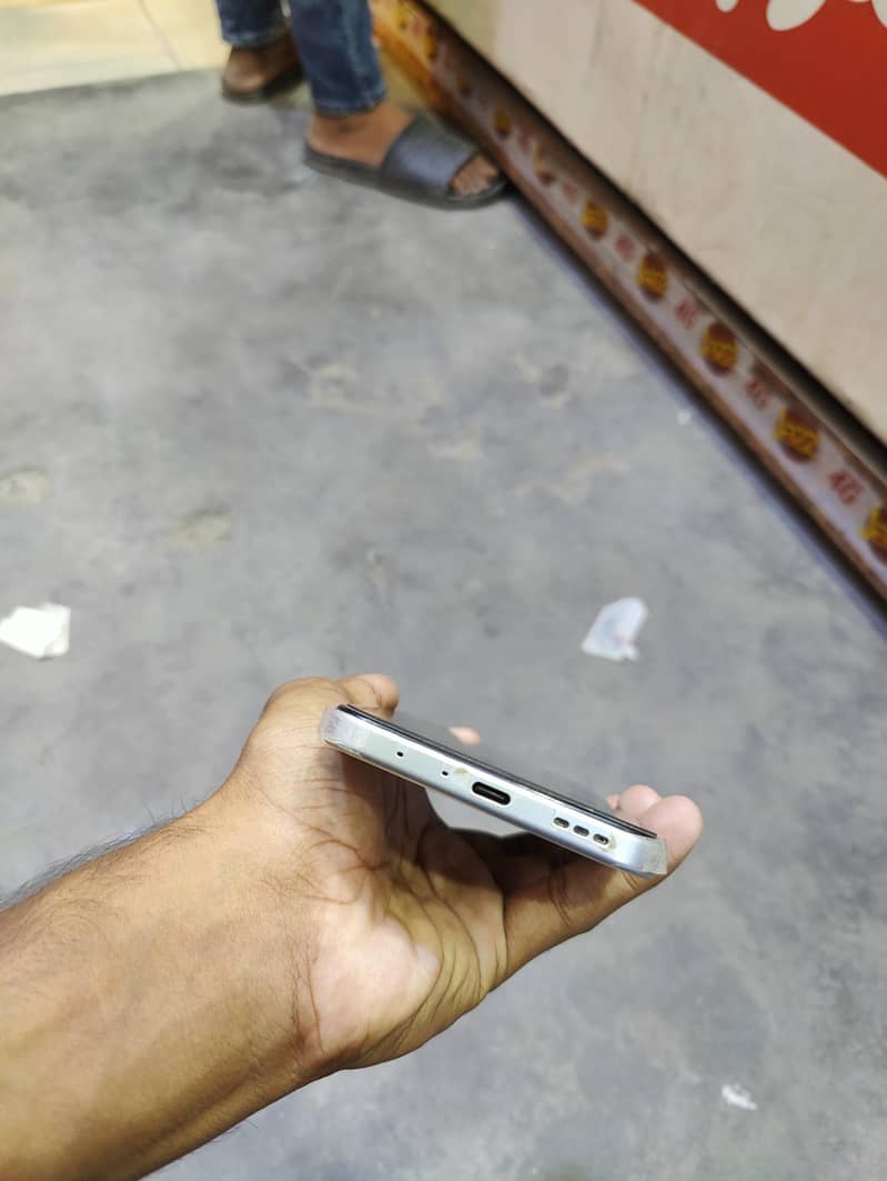 OPPO A6s 4