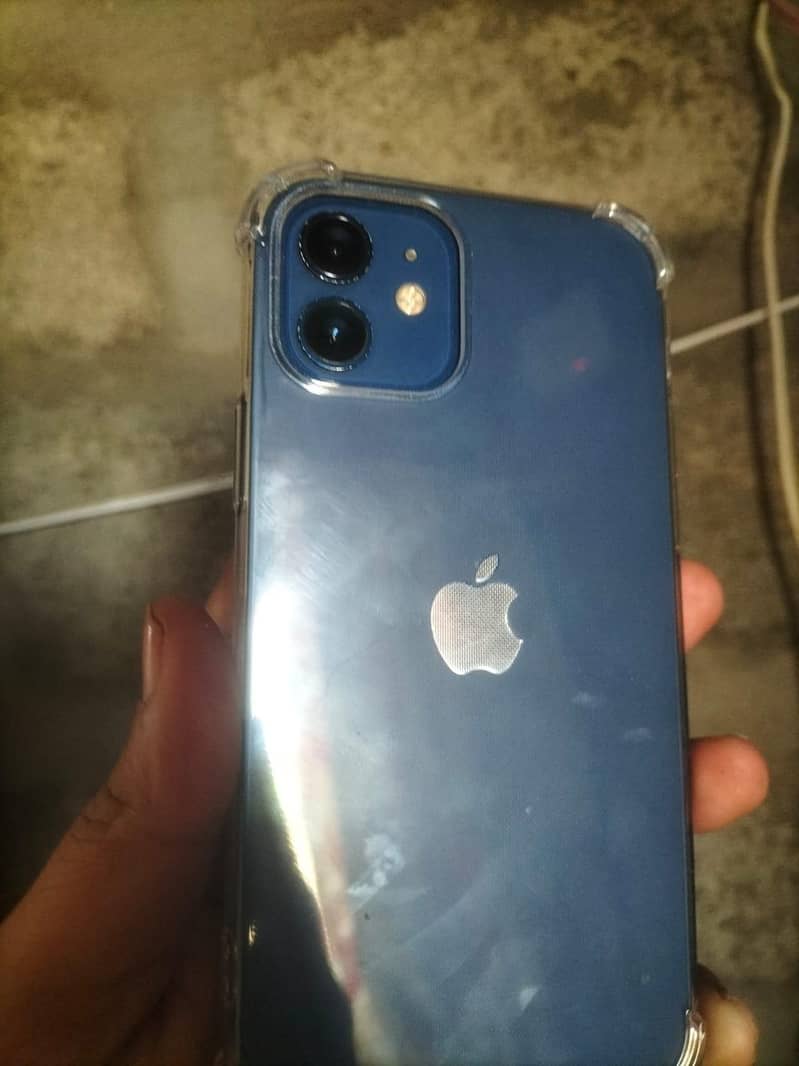 Apple iPhone 12 4