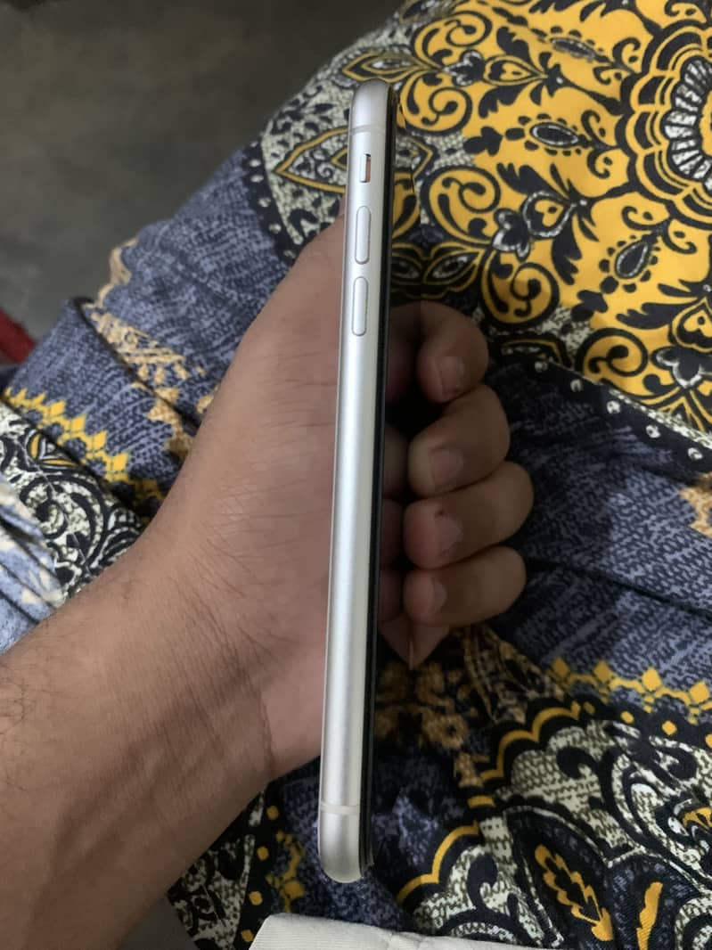Apple iPhone 11 2
