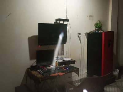 Single room furnished with attached bath