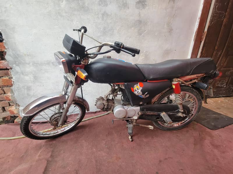 Ravi_70 CD, 2013 Model 0