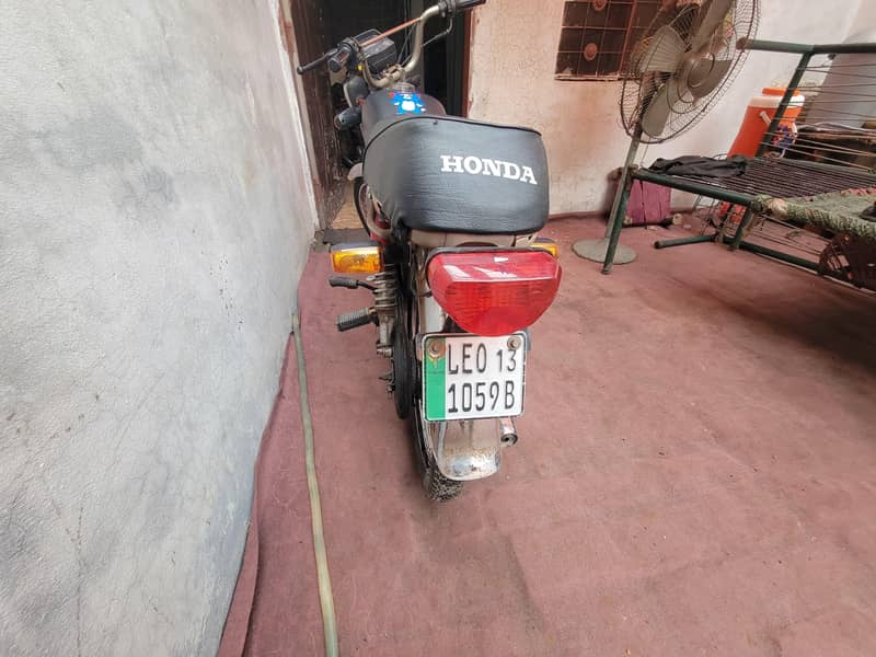 Ravi_70 CD, 2013 Model 6
