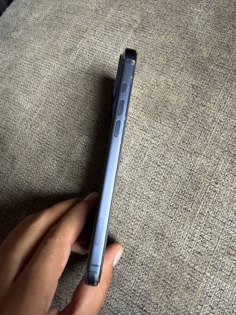 Apple iPhone 17 Pro Max 1