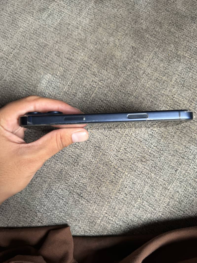 Apple iPhone 17 Pro Max 2