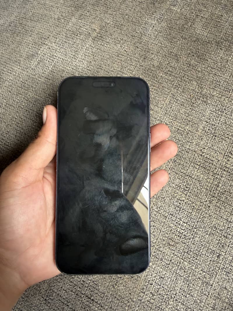 Apple iPhone 17 Pro Max 4