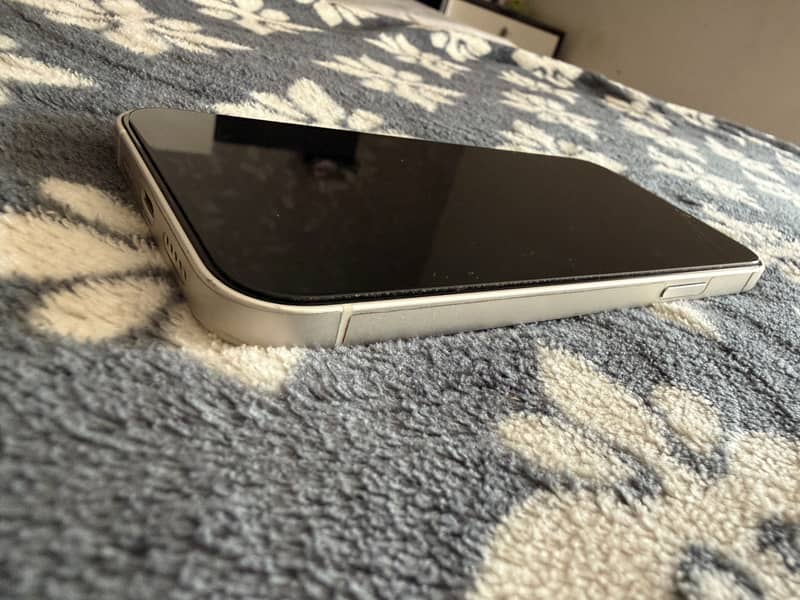 Apple iPhone 12 5