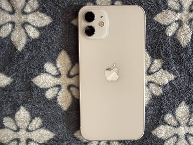 Apple iPhone 12 6