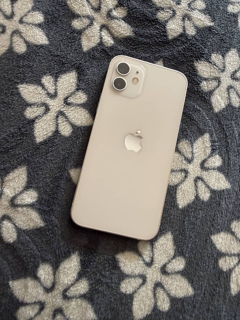 Apple iPhone 12 7
