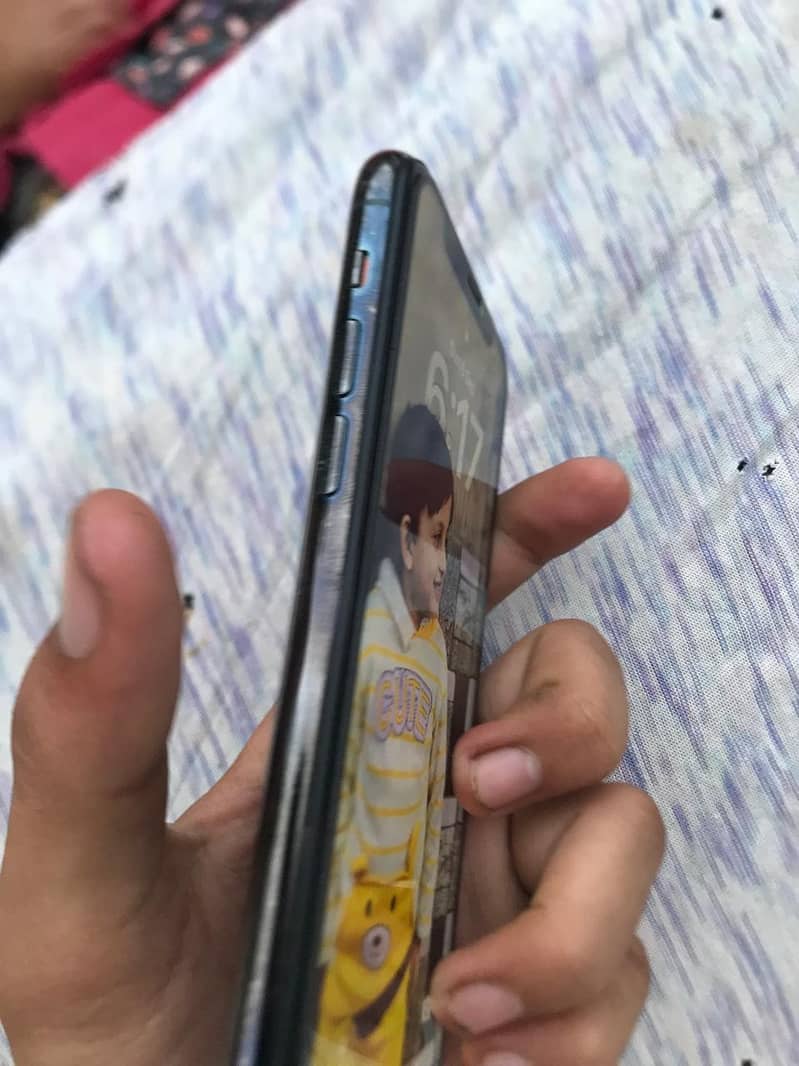 Apple iPhone 11 Pro 2