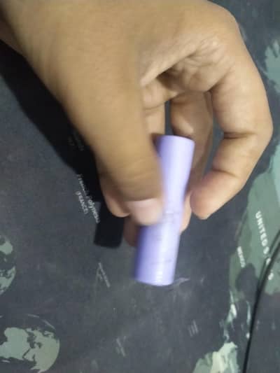 1 piece Samsung3.7 volt battery cell for sale used but strong