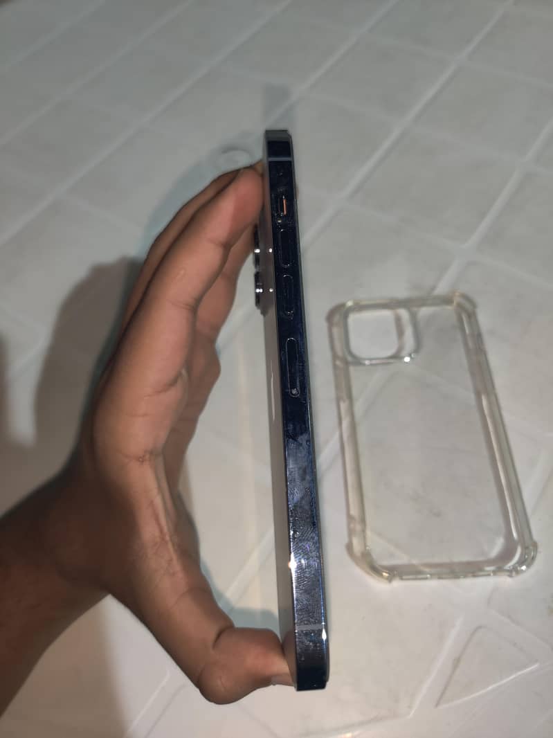 Apple iPhone 13 Pro Max 3