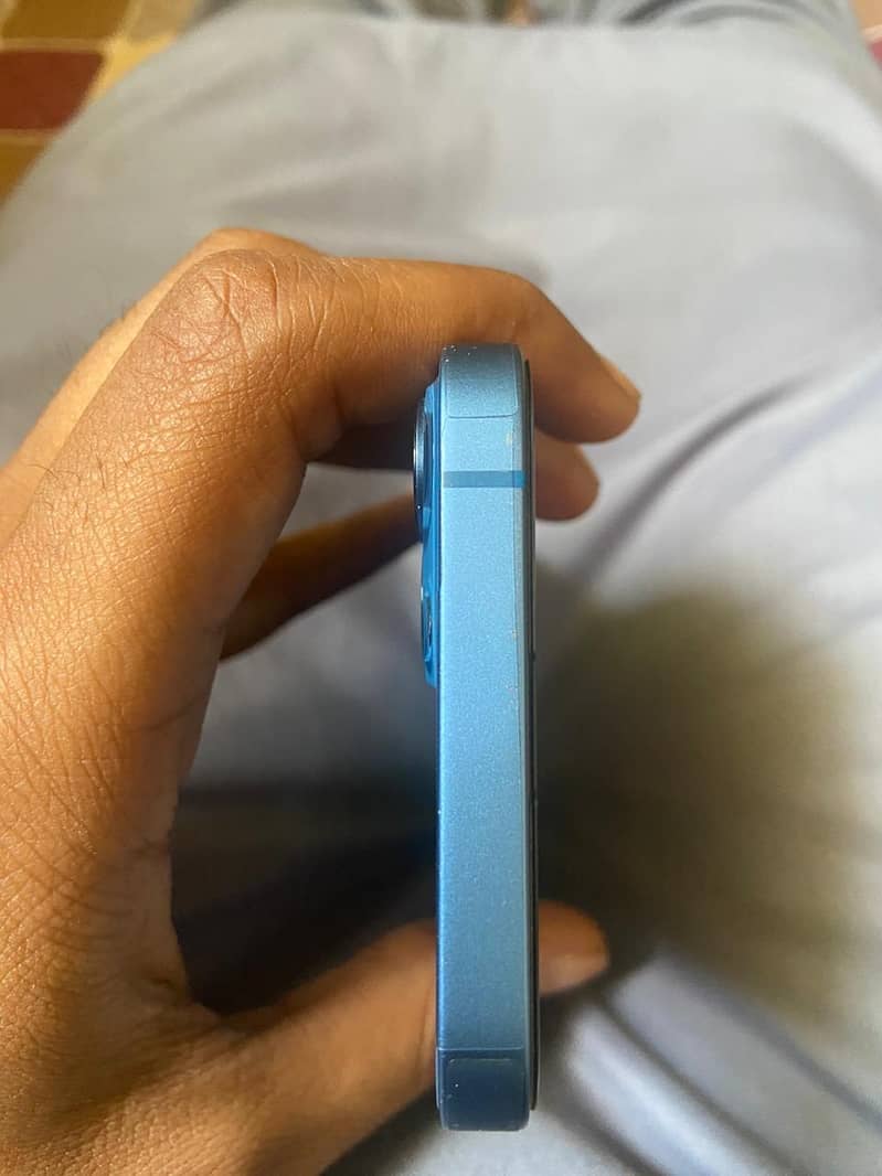Apple iPhone 13 2