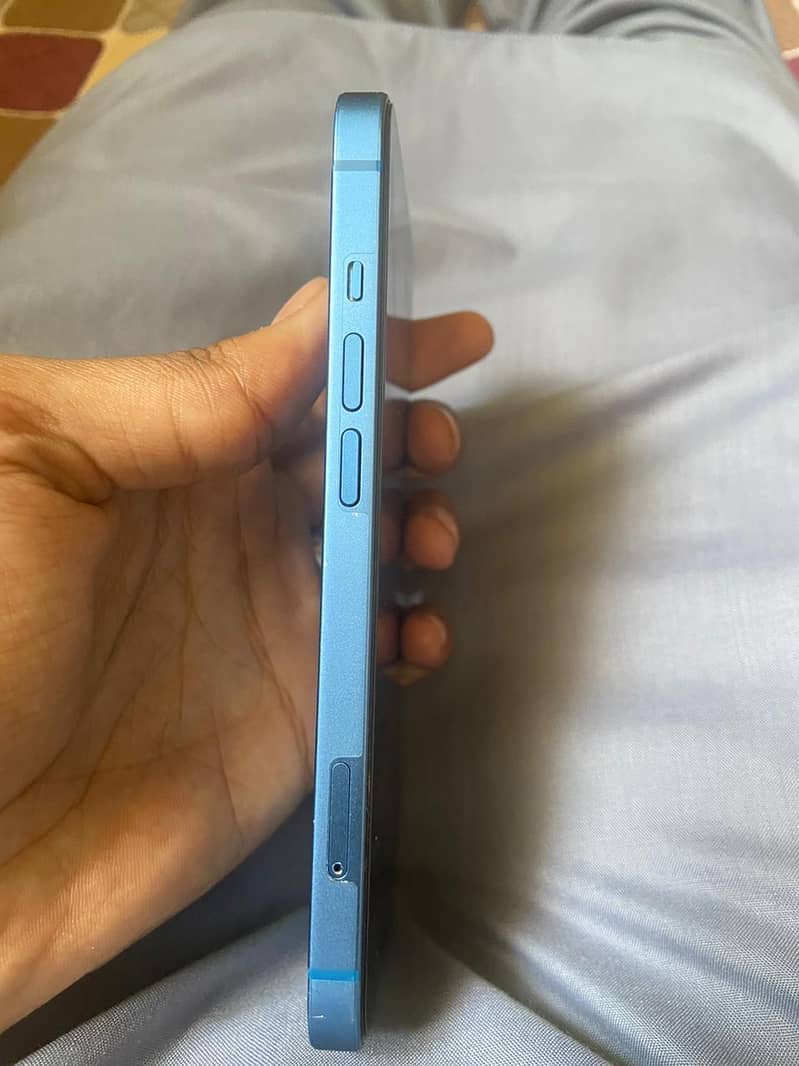 Apple iPhone 13 3