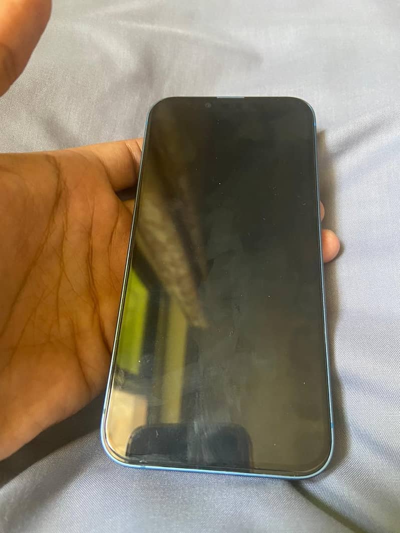 Apple iPhone 13 4