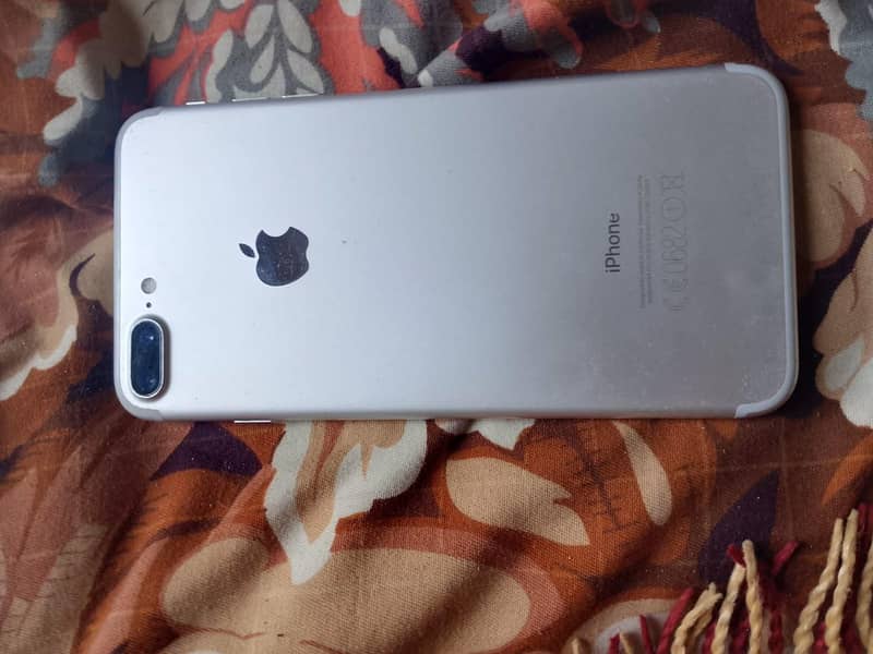 Apple iPhone 7 Plus 3