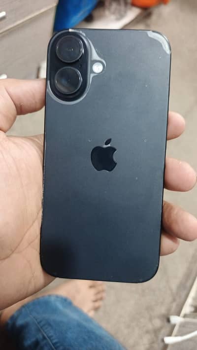 Apple iPhone 16