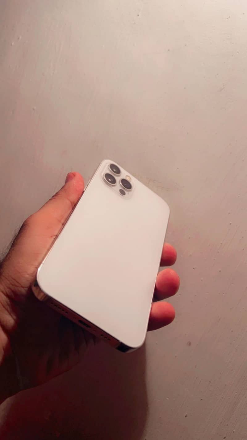Apple iPhone 12 Pro 3