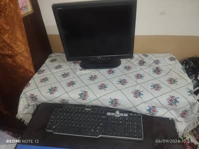 Desktop computer core i3 with table