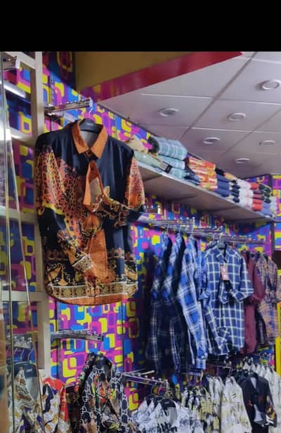 man clothes ki lad he h aik trh fresh interested log call kry