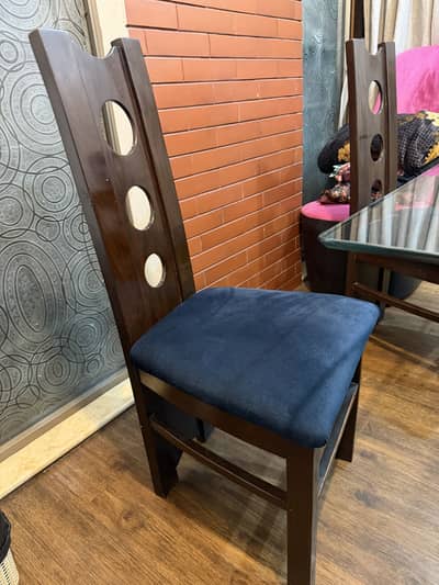 Dinning table with chairs