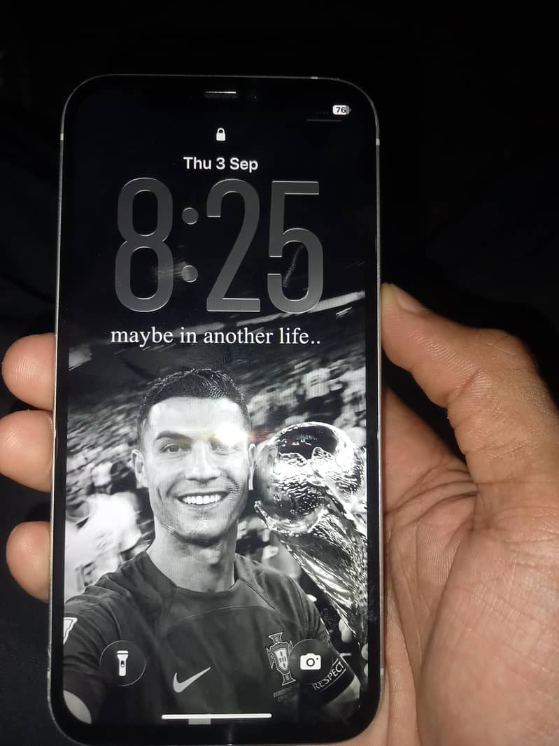 Apple iPhone 12 3