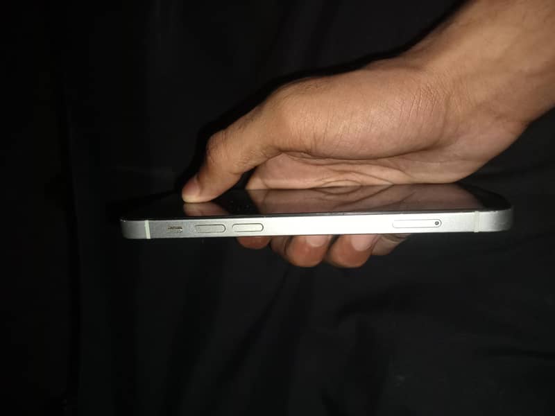 Apple iPhone 12 8
