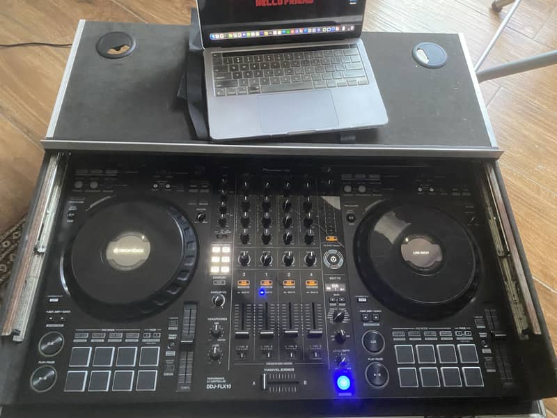 DDJ FLX 10 - DJ Controller - With Flightcase 1