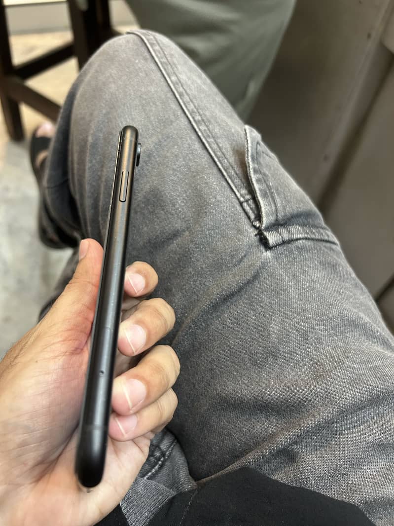 Apple iPhone XR 1