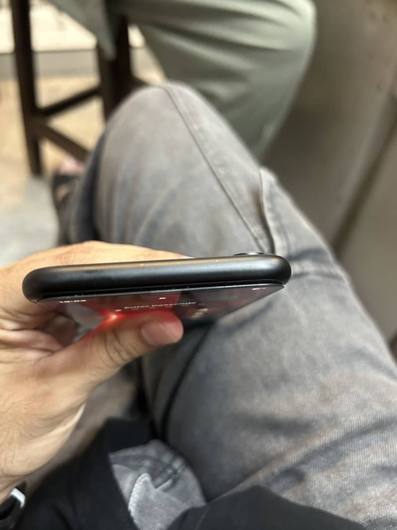 Apple iPhone XR 4