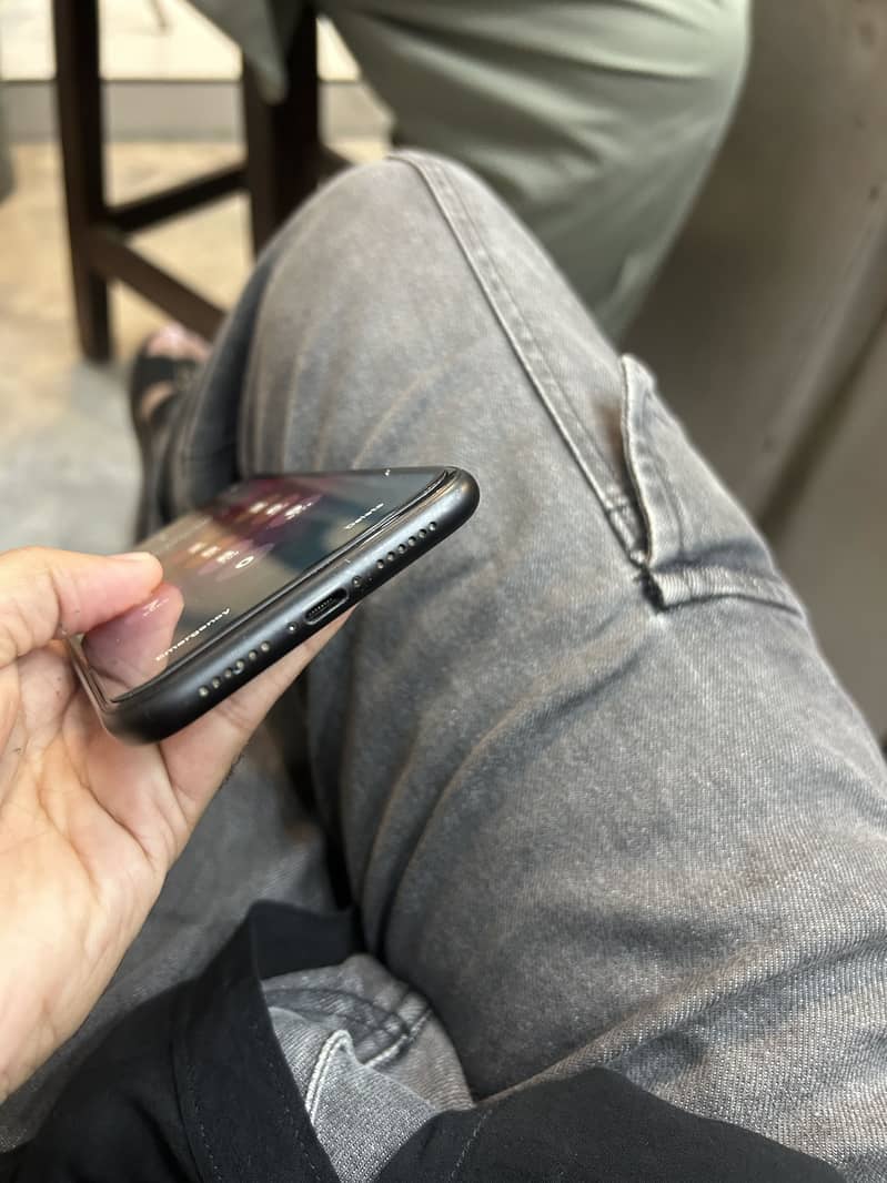 Apple iPhone XR 5
