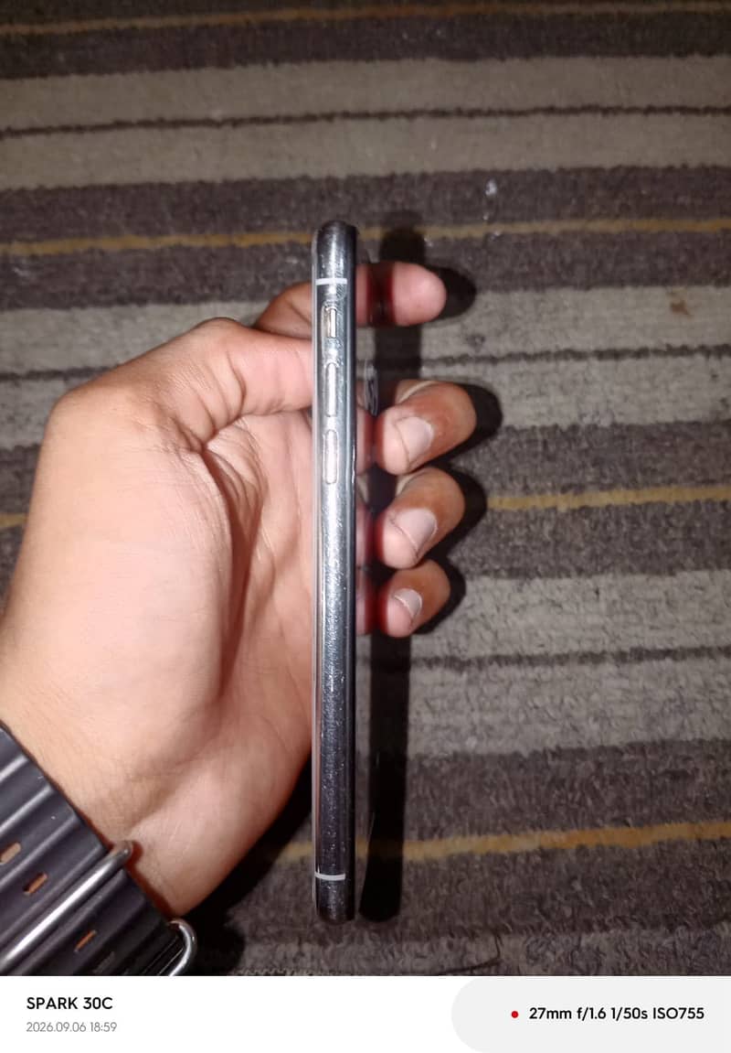 Apple iPhone X 3