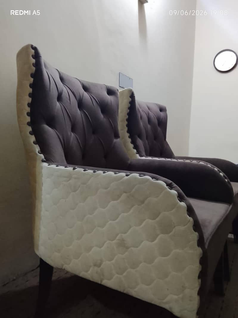 3-2-1 sofa set, 2 chairs & center Table 7