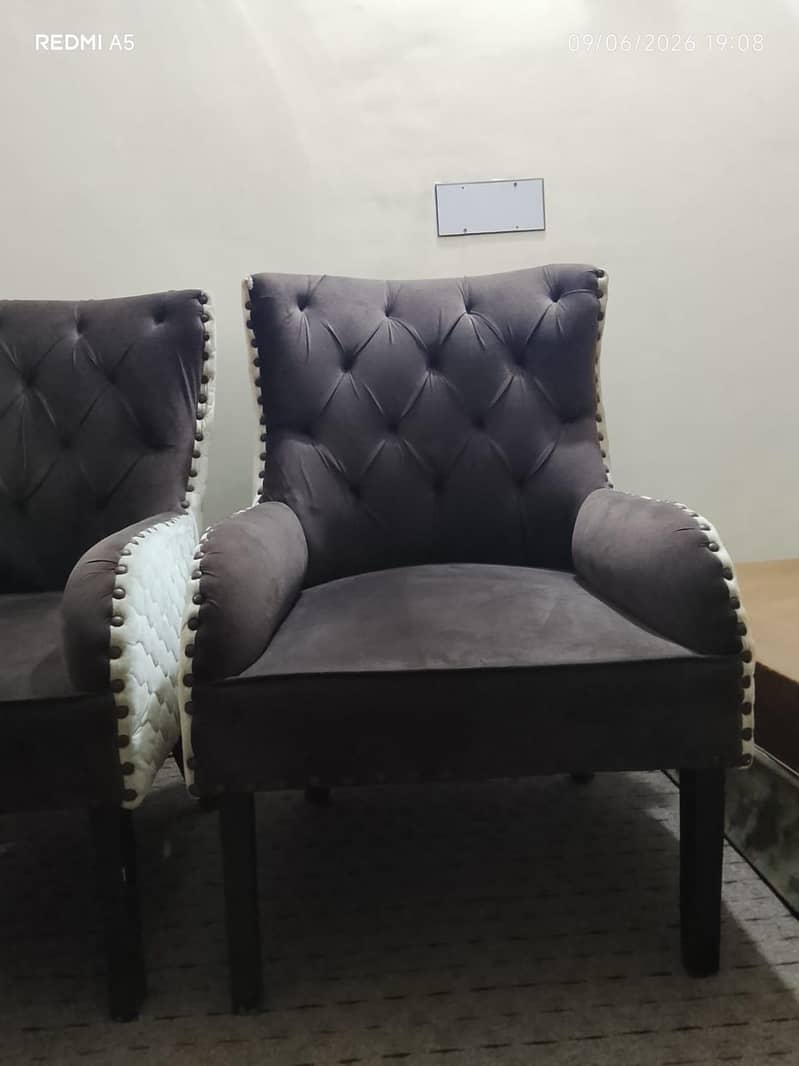 3-2-1 sofa set, 2 chairs & center Table 8