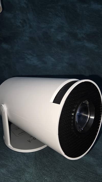 HY300-A Smart HD Projector (Like New)