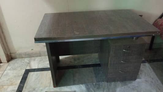 Office table in Brand New condition for sale in Great Price