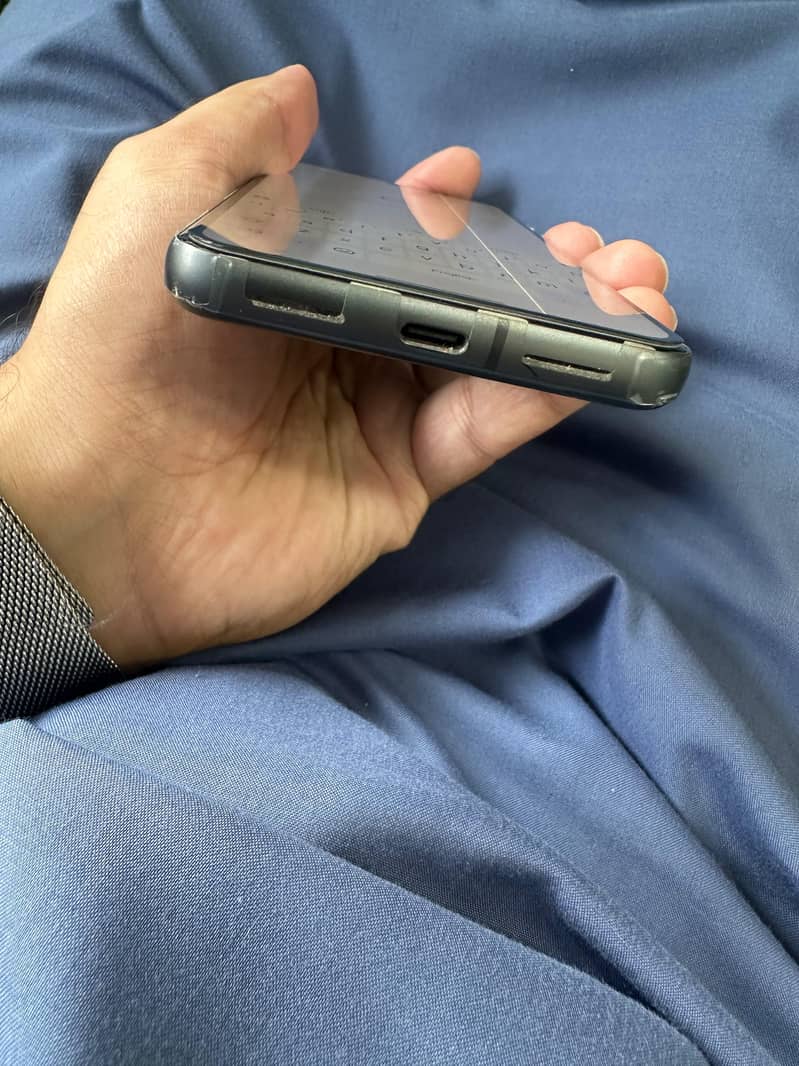Google Pixel 8 4