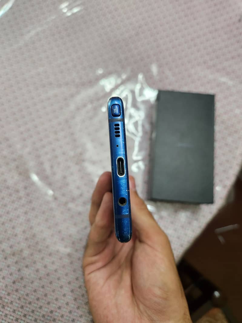 Samsung Mobile Note 9 6