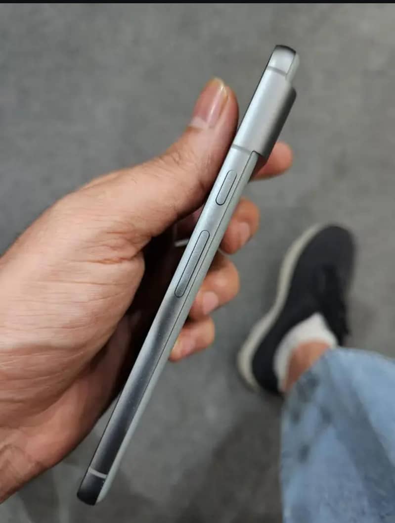 Google Pixel 8 2
