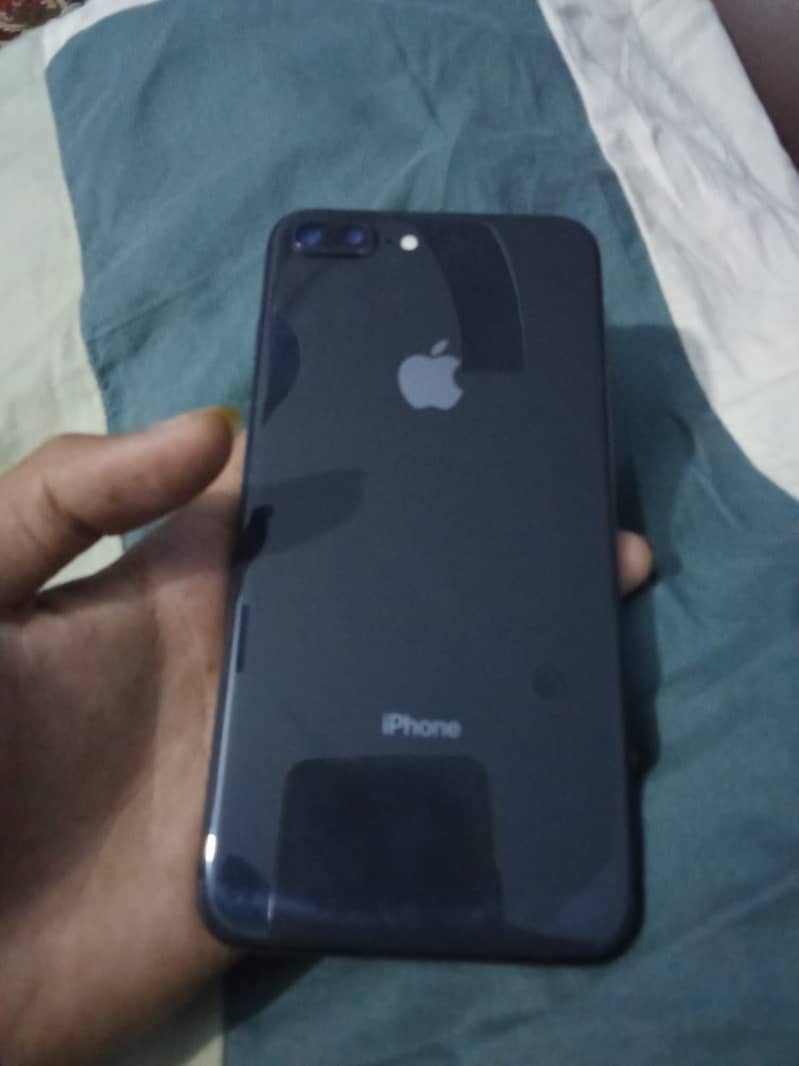 Apple iPhone 8 Plus 2