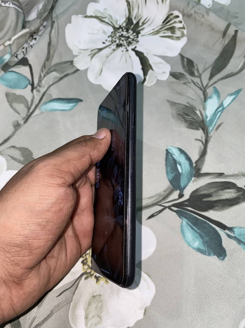 Google Pixel 5 4