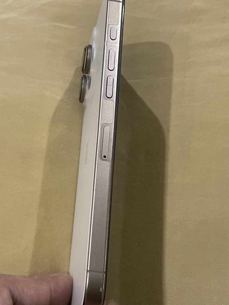Apple iPhone 16 Pro Max 3