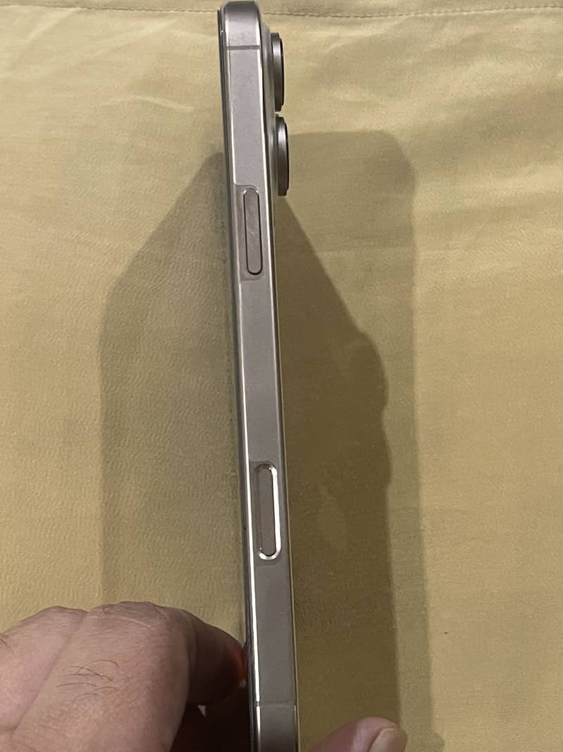 Apple iPhone 16 Pro Max 5